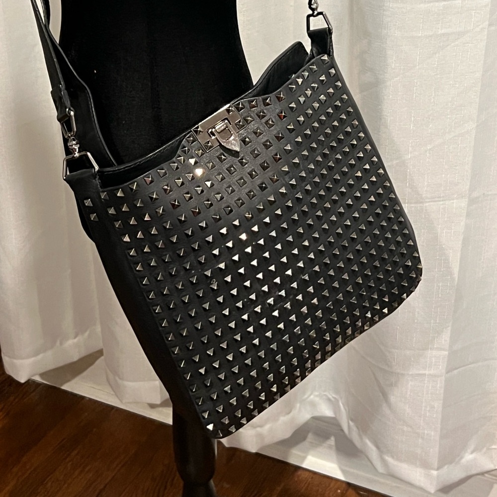 Valentino all over rockstud messenger